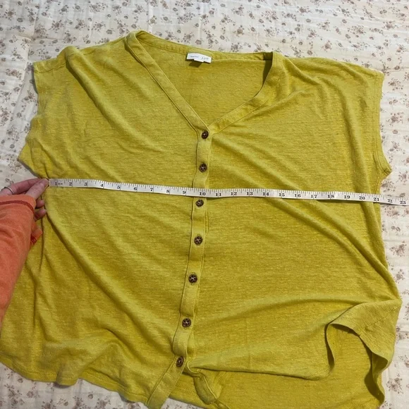 Yellow/Green linen Button-Up Top - Picture 5 of 6